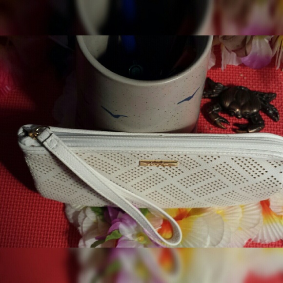 Jessica Simpson wristlet/clutch - NWOT - Picture 3 of 6